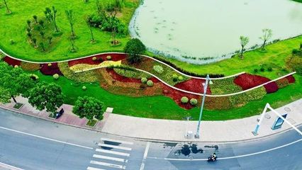 增‘色’又添‘景’！205國道天門大道大變樣 道路貨物運(yùn)輸迎來新篇章